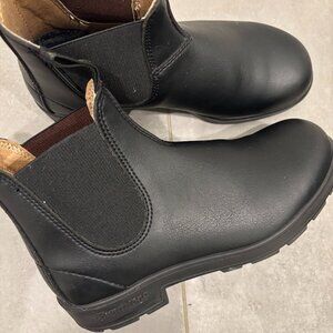 Vegan Black Blundstones